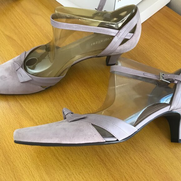 NIB Naturalizer Women’s Size 10 lilac Suede Arsey Ankle Strap Mid Heel Pumps - Picture 8 of 8